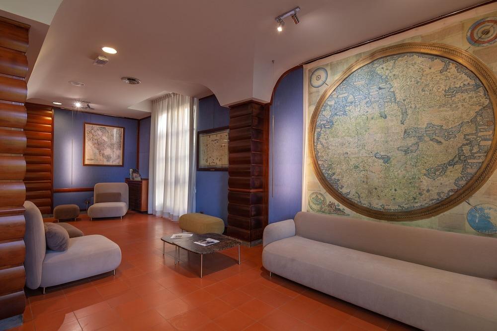 Ilaria Hotel 4*