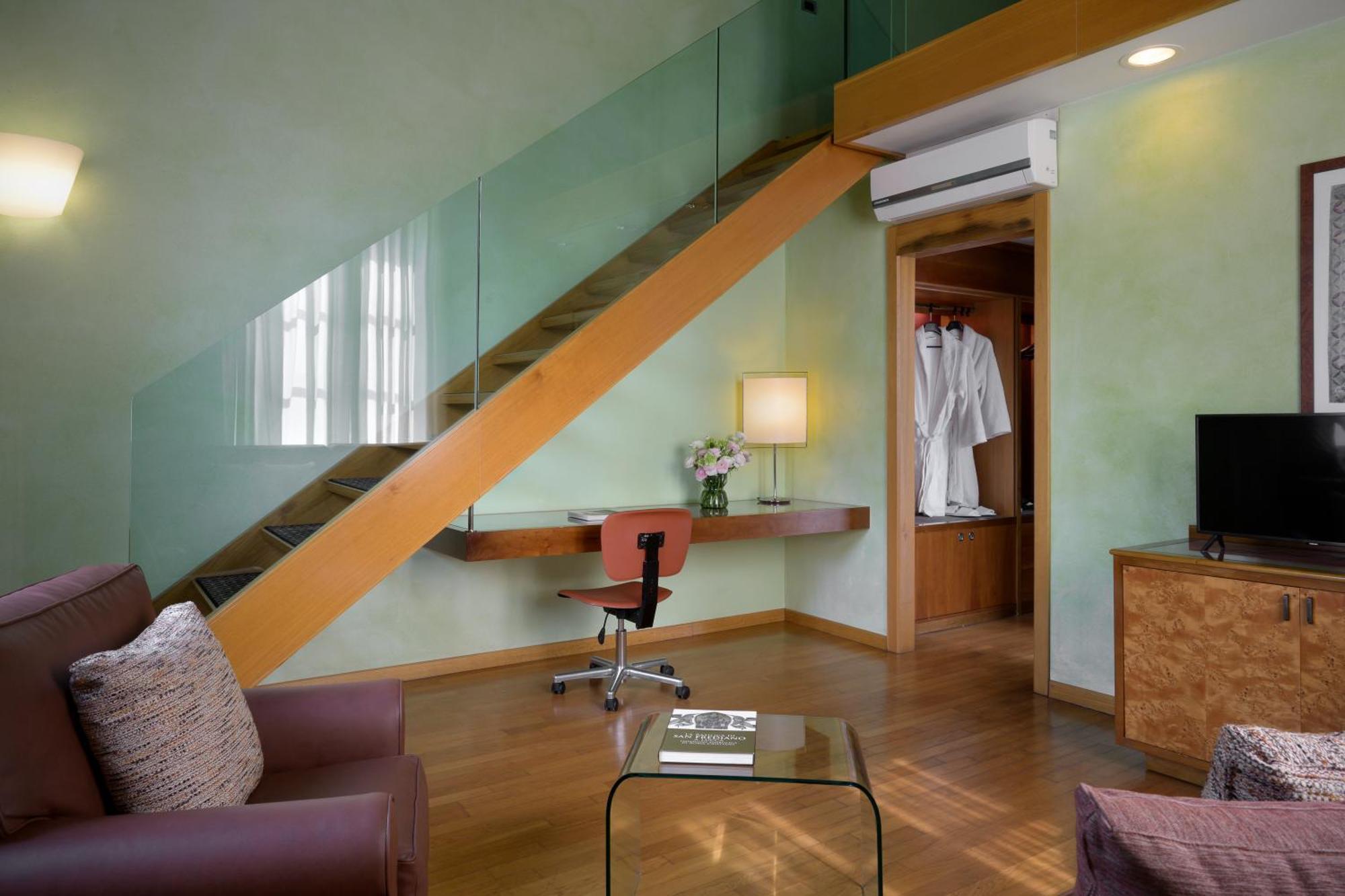 Ilaria Hotel 4*
